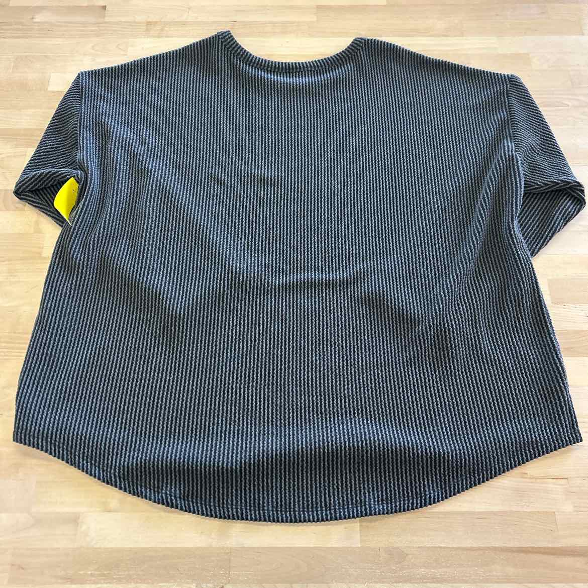 Maurices Size 1X Gray Sweater