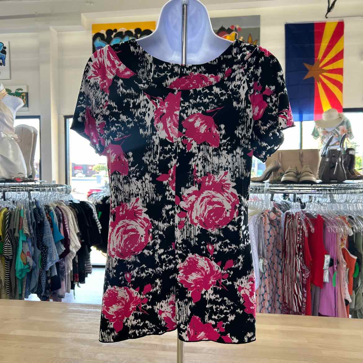 Susan Lawrence Size M Black/Pink Polyester Spandex Preloved Blouse SS