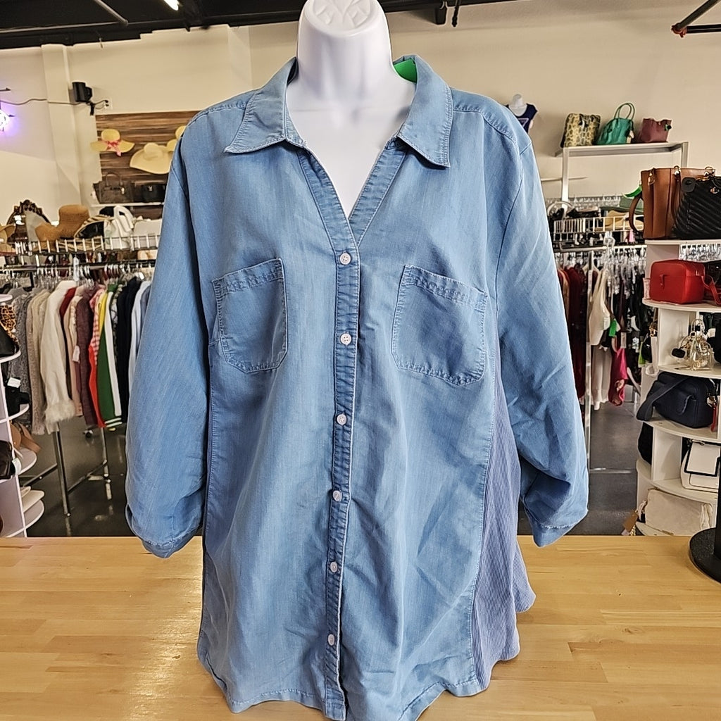 Emily Daniiels Size 3X Denim Preloved Button Down LS