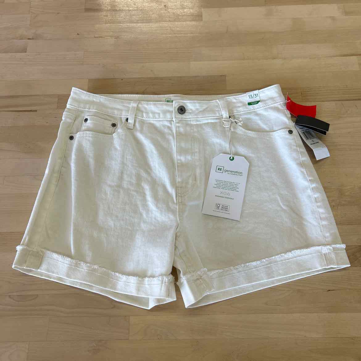 Celebrity pink Size 13 White New Shorts