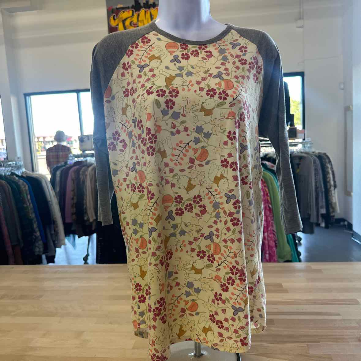 LulaRoe Size M Yellow T-shirt