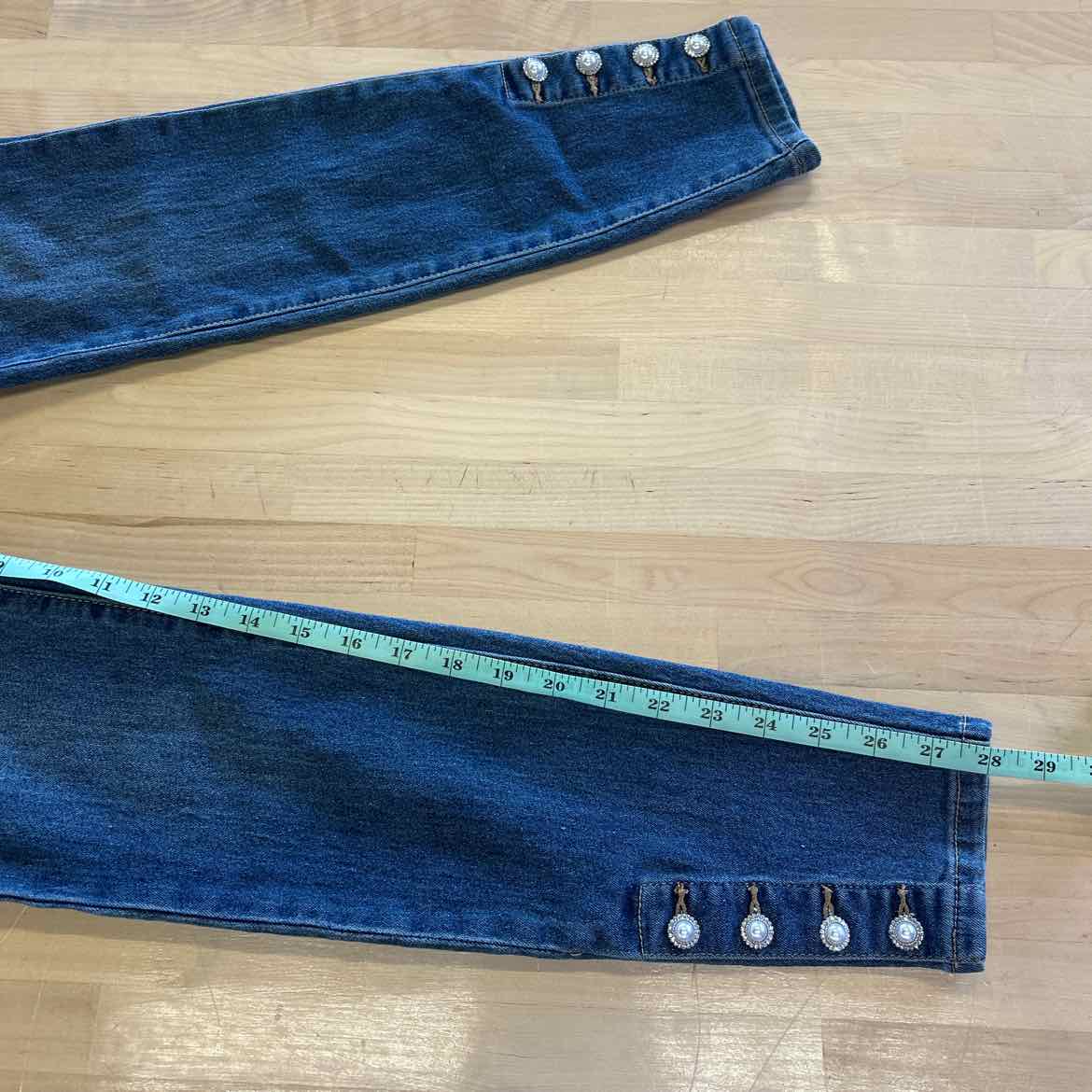 CeCe Size 4 Blue Denim Preloved Jeans