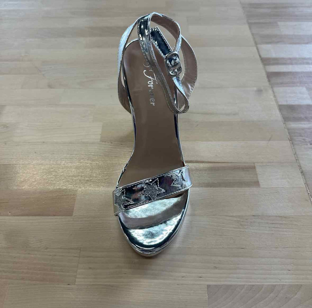 Forever Shoe Size 7 Silver Heels