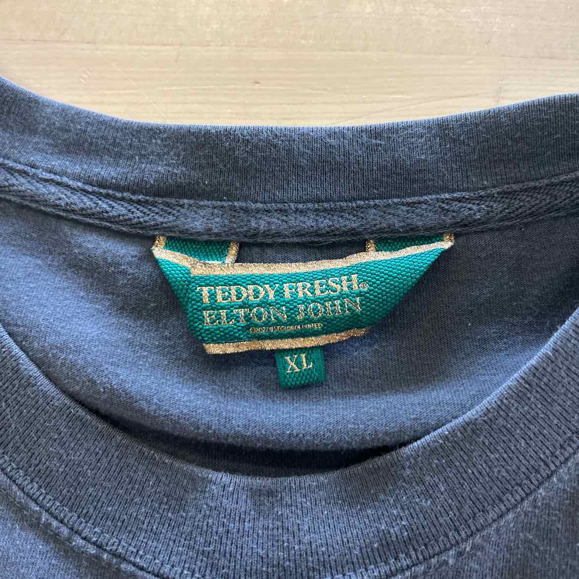 Teddy Fresh Size XL Black Preloved MENS T-shirt