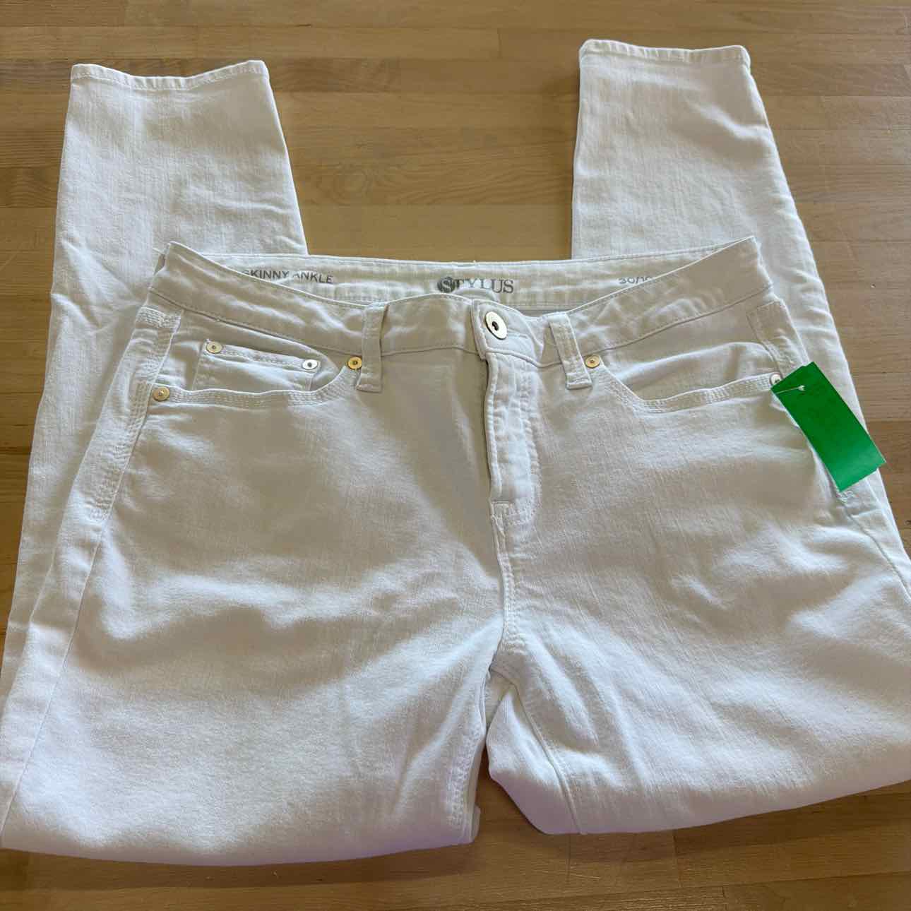 Stylus Size 10 White Preloved Pants