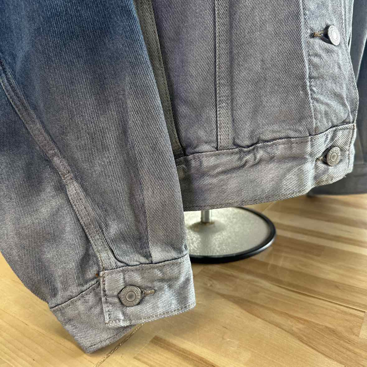 Levi's Size XL blue & silver  90s Cotton Trucker Jacket - My Moment