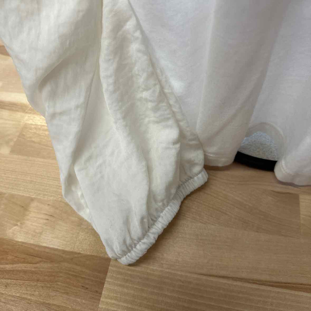 Old Navy Size XL White Long Sleeve