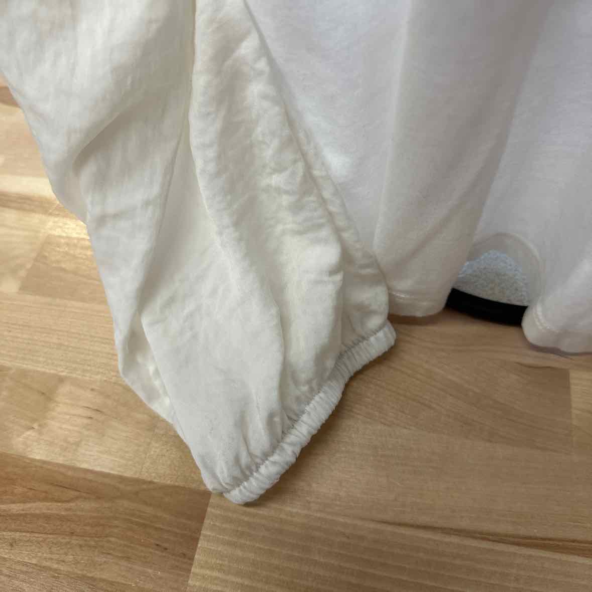 Old Navy Size XL White Long Sleeve