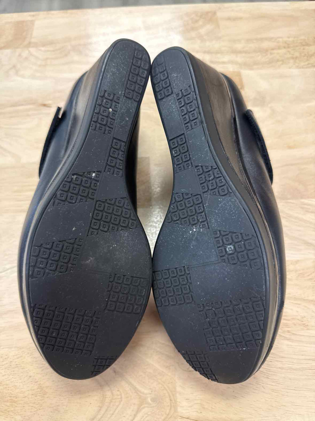 Tsubo Size 7.5 Black Leather Preloved Maryjane Wedges