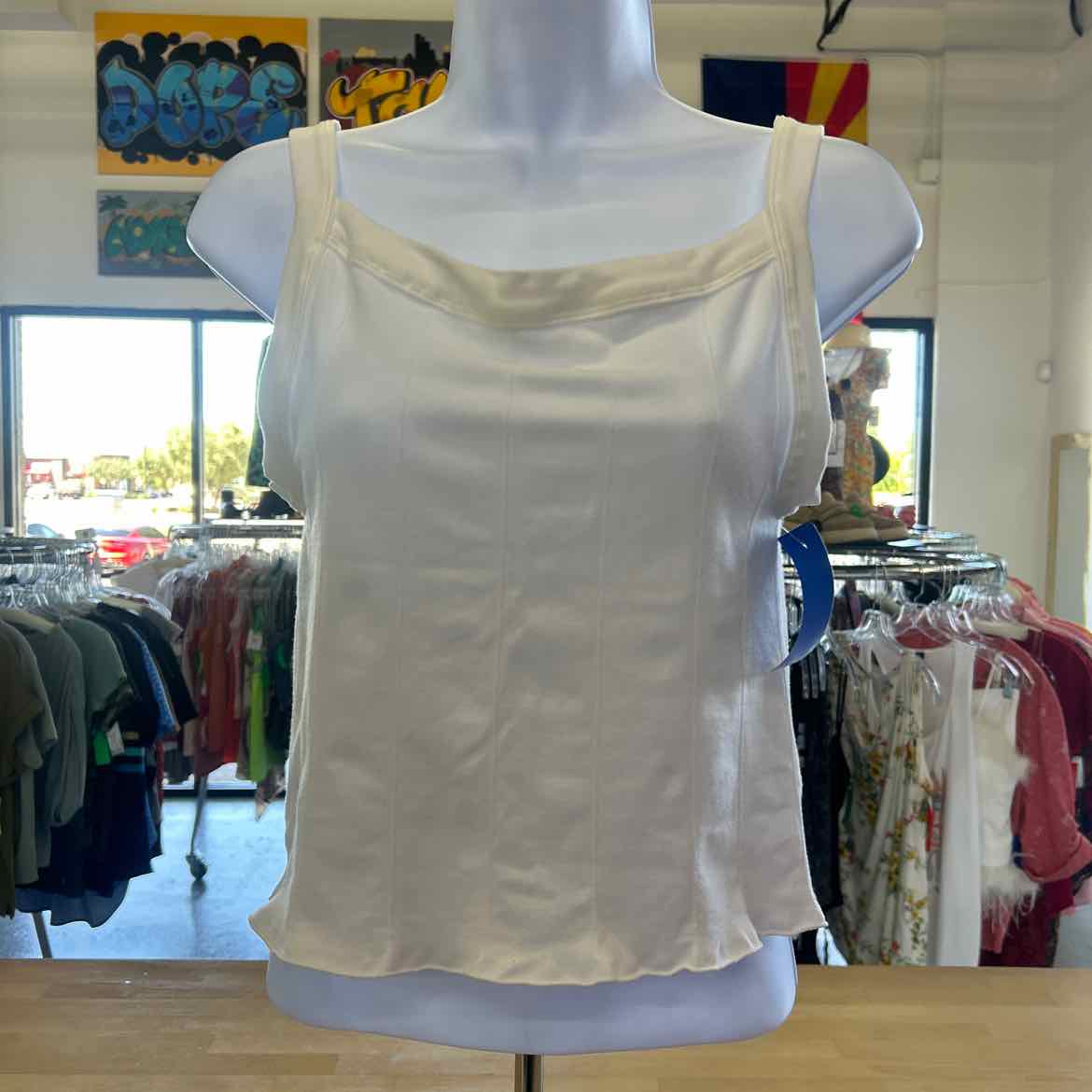 Intimately Size M/L White Preloved Tank