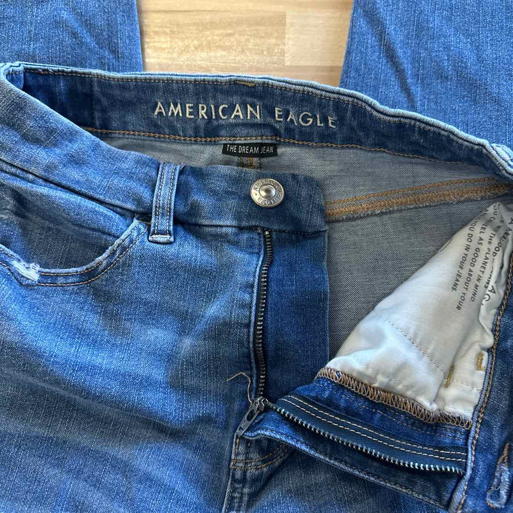 American Eagle Size 2 Blue Jeans
