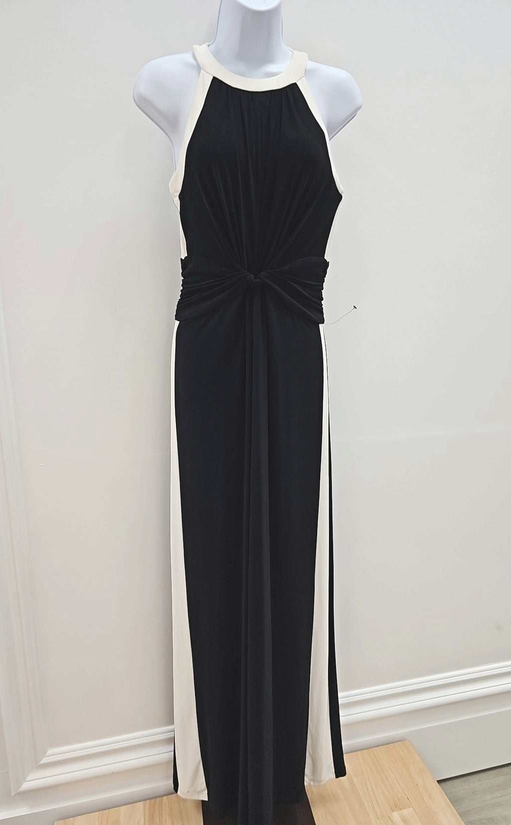 Vince Camuto Size XS Black New Dress