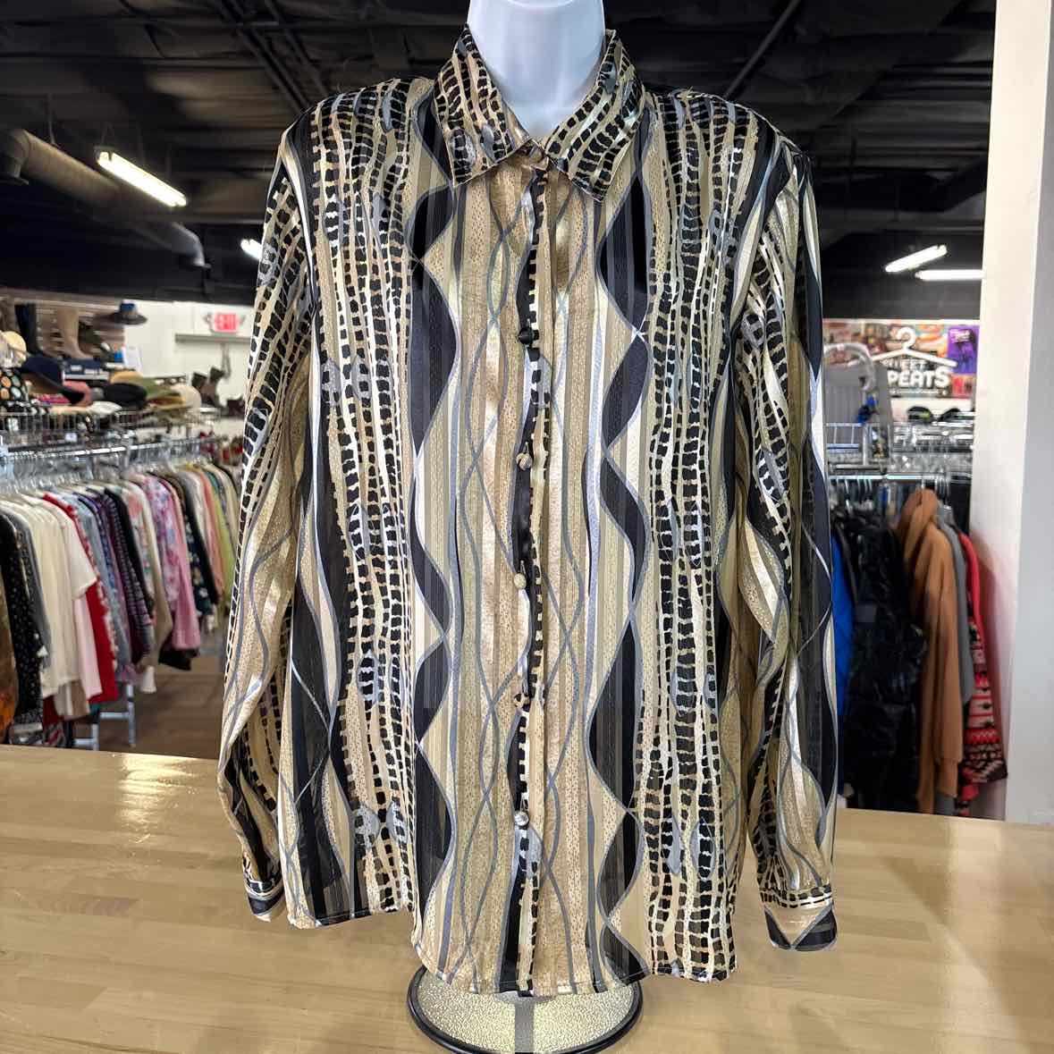Size 16 Beige Black Preloved Button Down LS