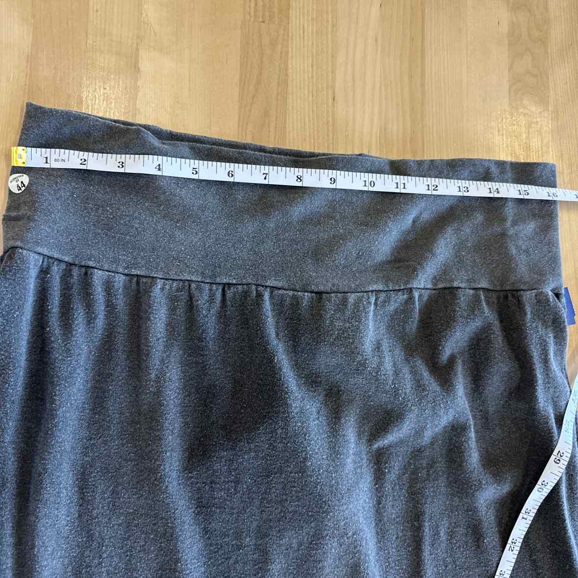 Earth Creations Size XL Gray Skirt
