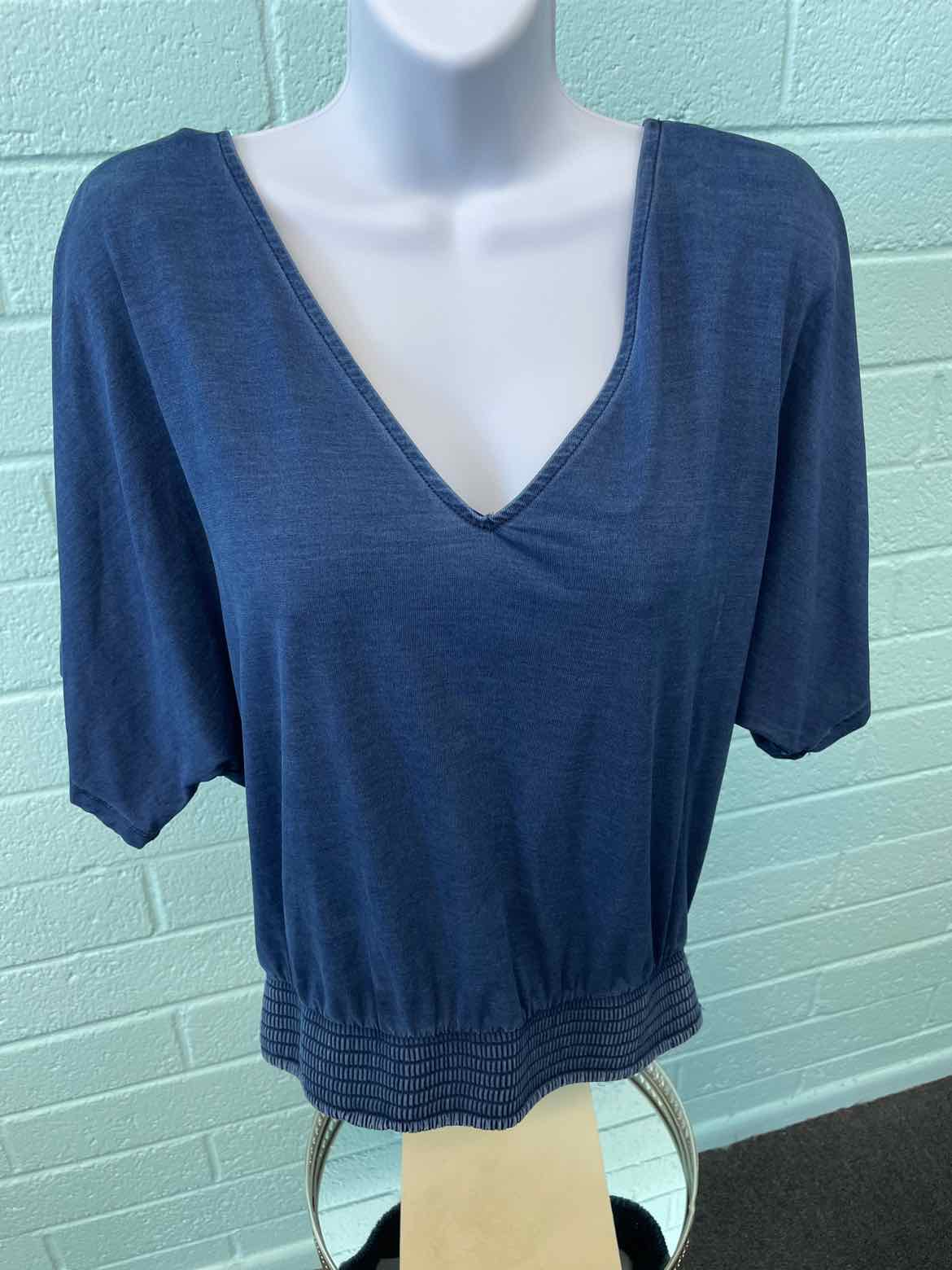 White House Black Market Size XS Blue Blouse