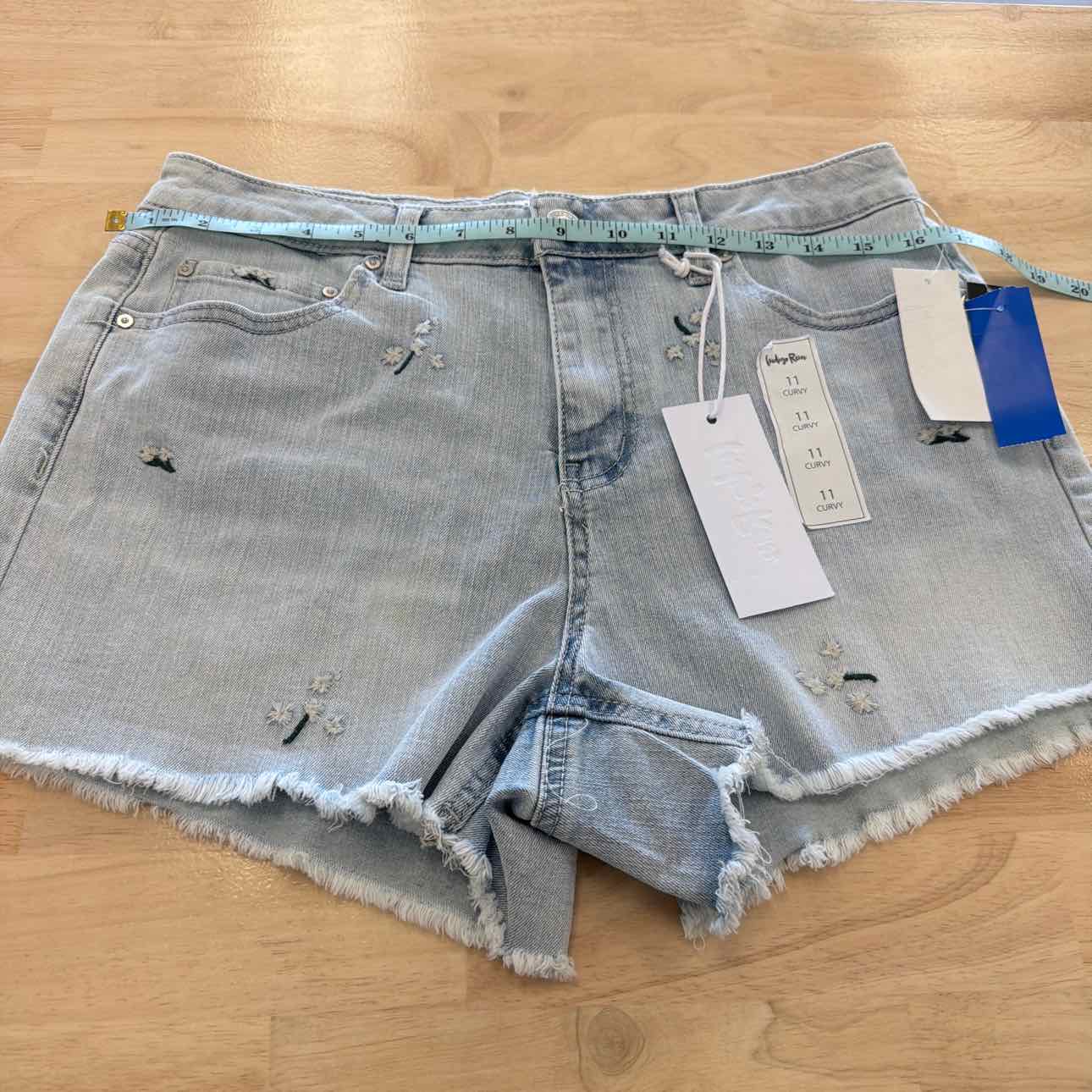 Indigo Rain Women Size 11 Blue New Shorts