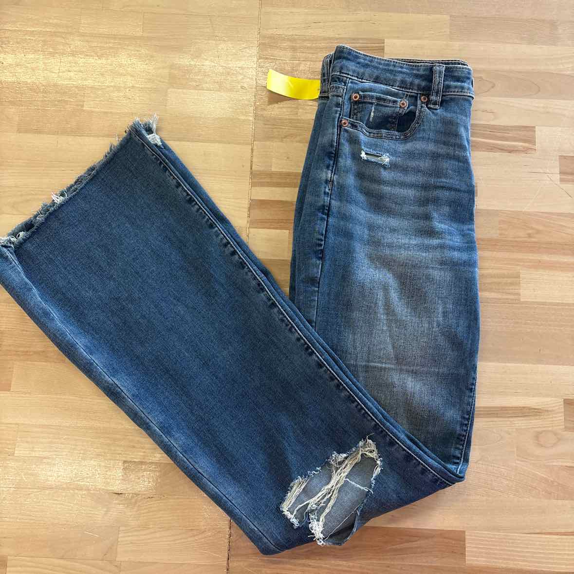 American Eagle Size 8 Blue Jeans