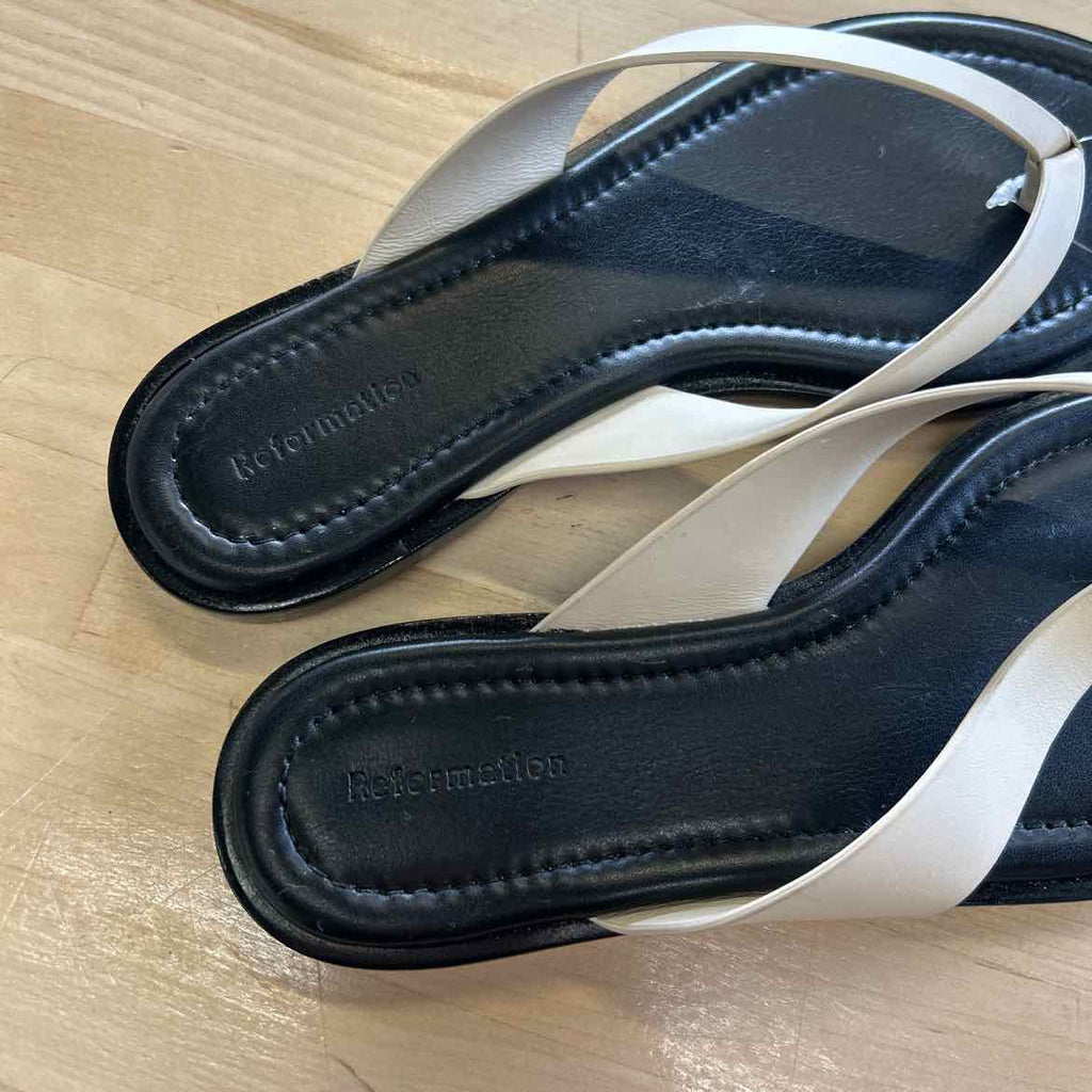 Reformation Size 6 Black Preloved Sandals