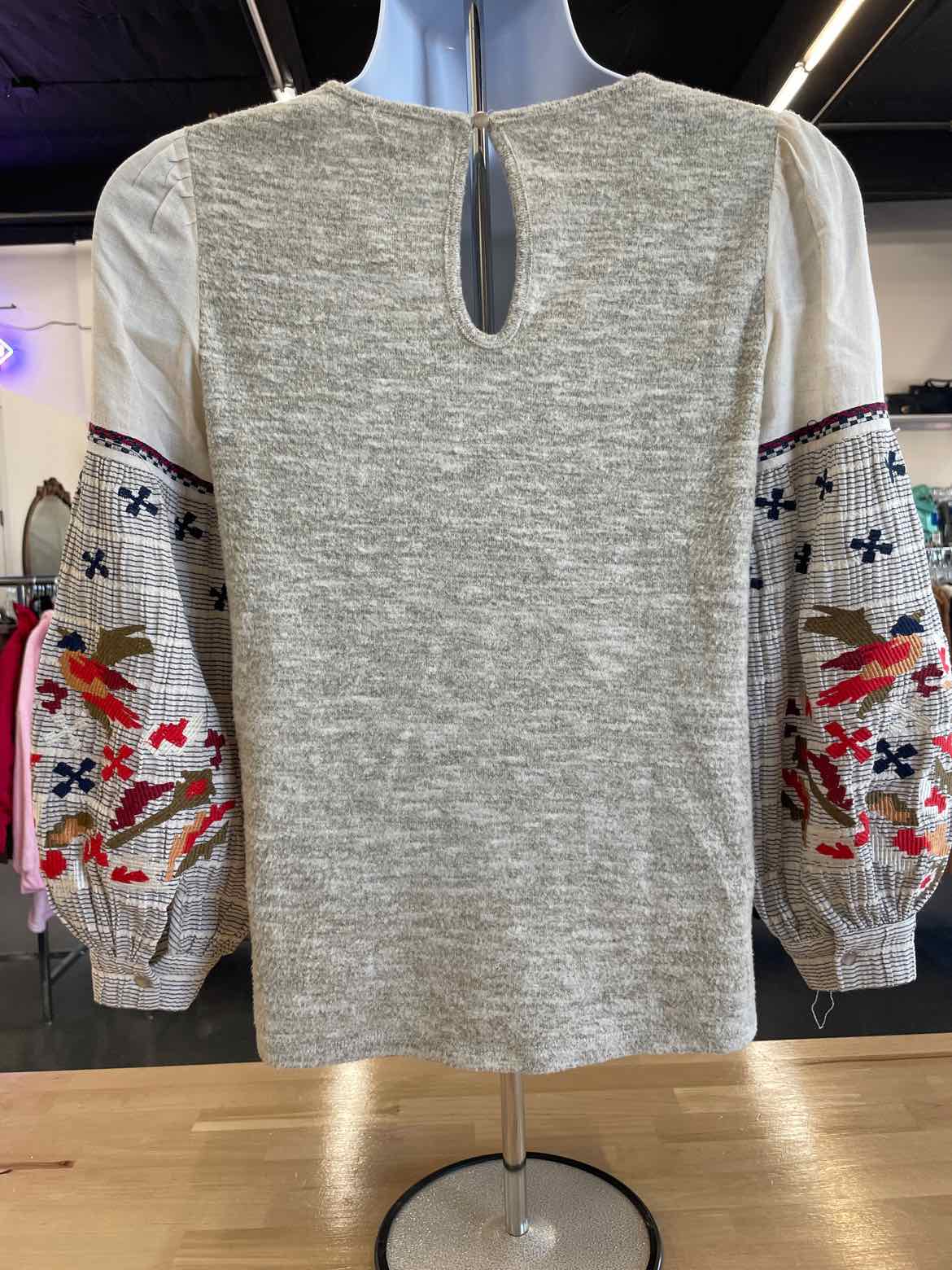 THML Size XS Gray Long Sleeve