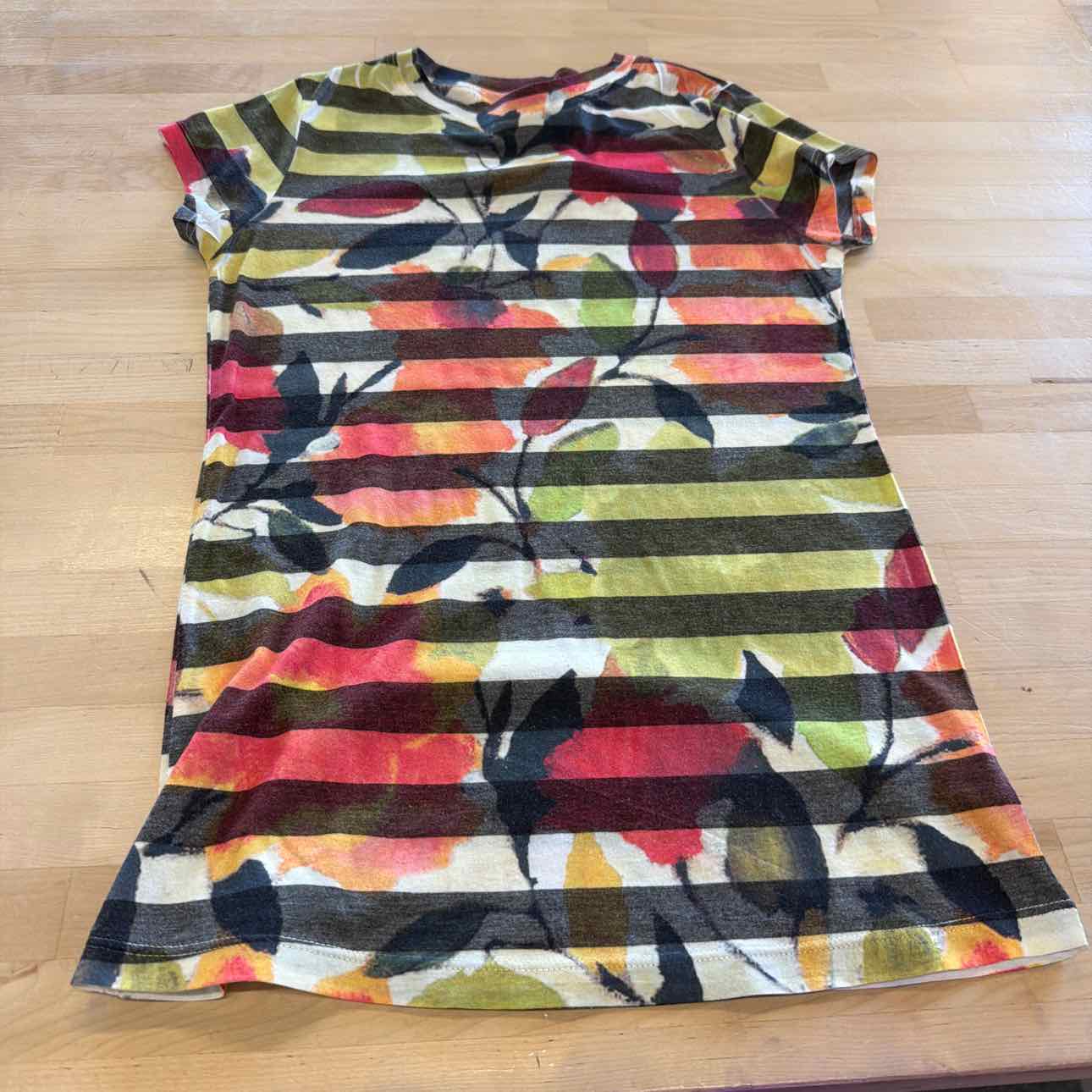 Daytrip Size S Multi-Color Preloved T-Shirt SS