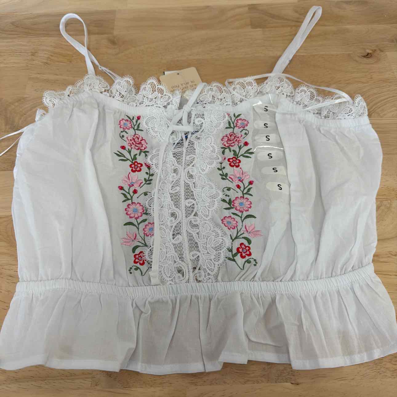 Self E Size S Lace-Trim Embroidered Peplum Tank Top