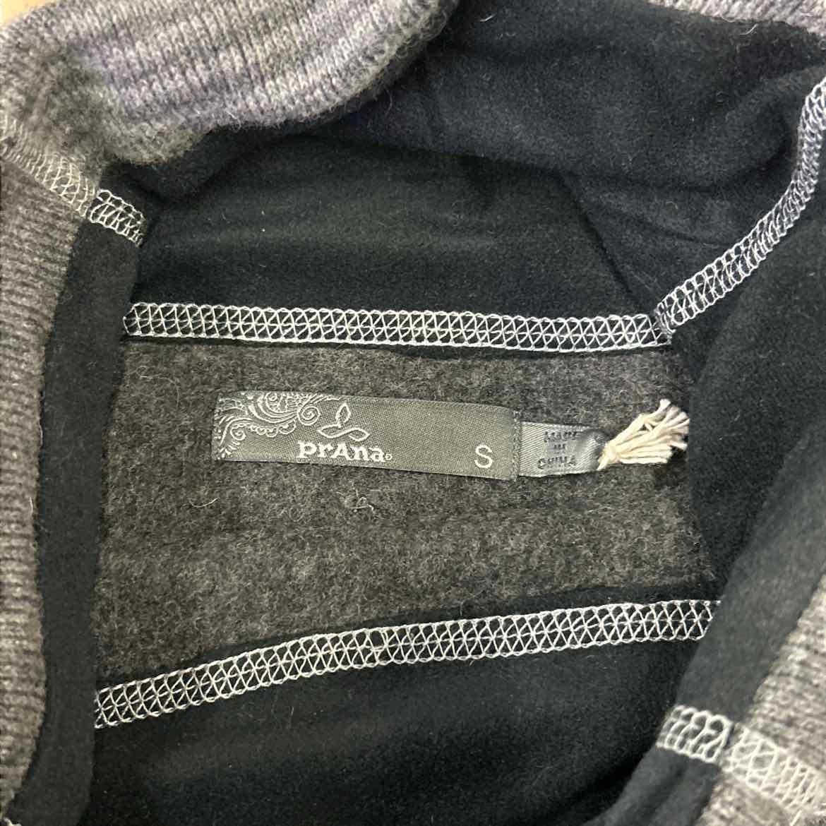 Prana Size S Gray Sweater