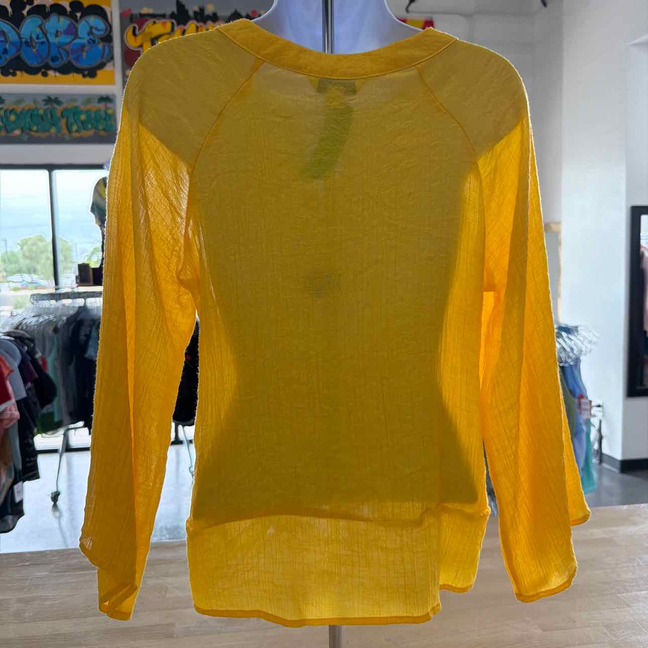 Counterparts Size S Yellow Preloved Blouse LS