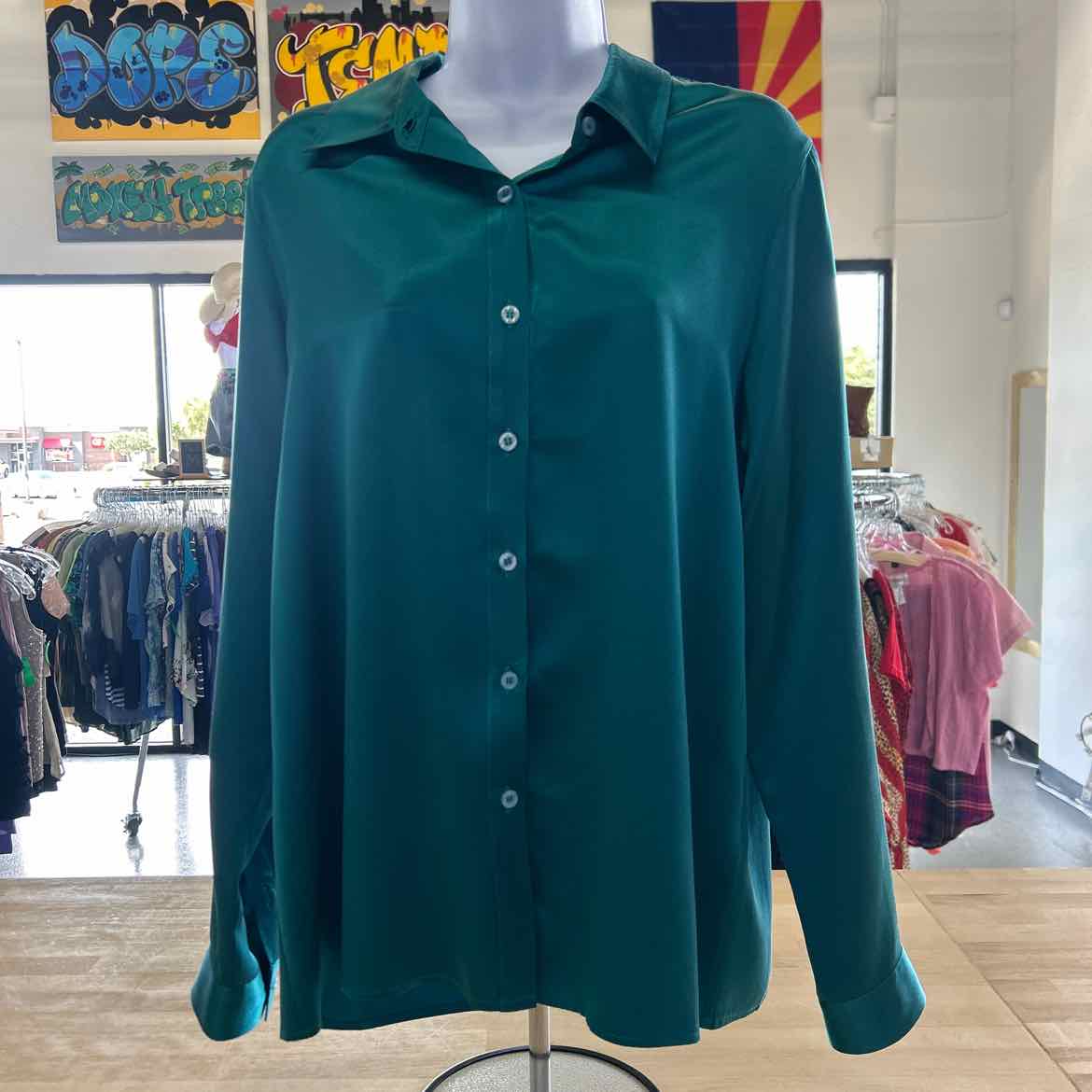 Slipintosoft Size L Blue Mulberry Silk Preloved Button Down LS