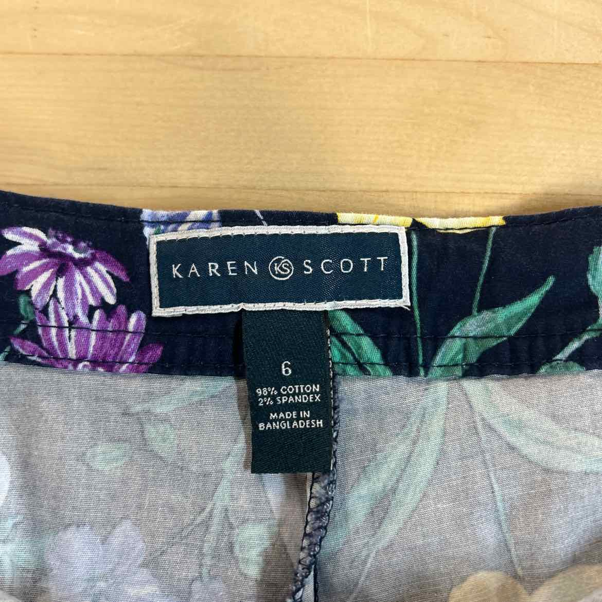 Karen Scott Women Size 6 Blue Preloved Skorts