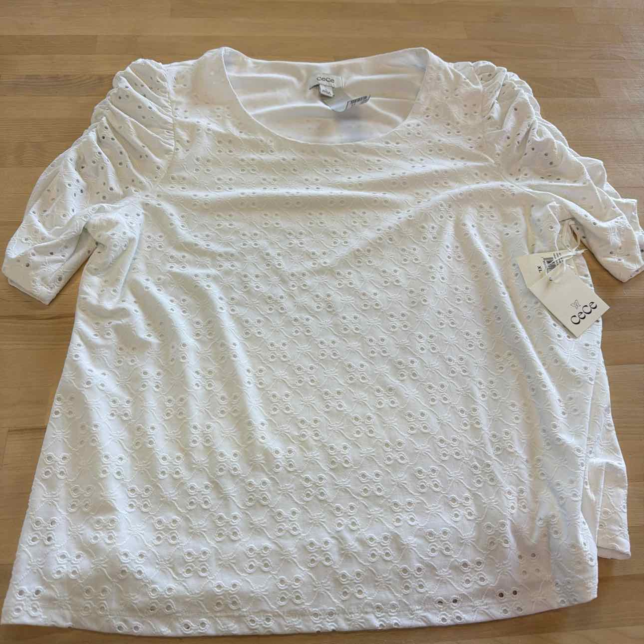 CeCe Size XL White New T-shirt