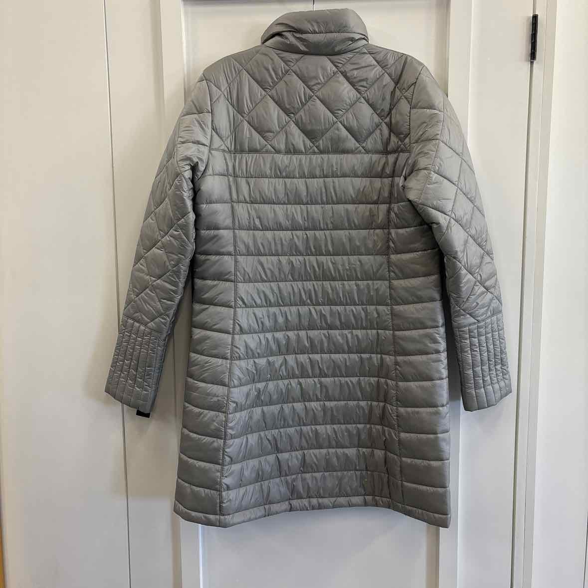 Patagonia Size L Silver Jacket