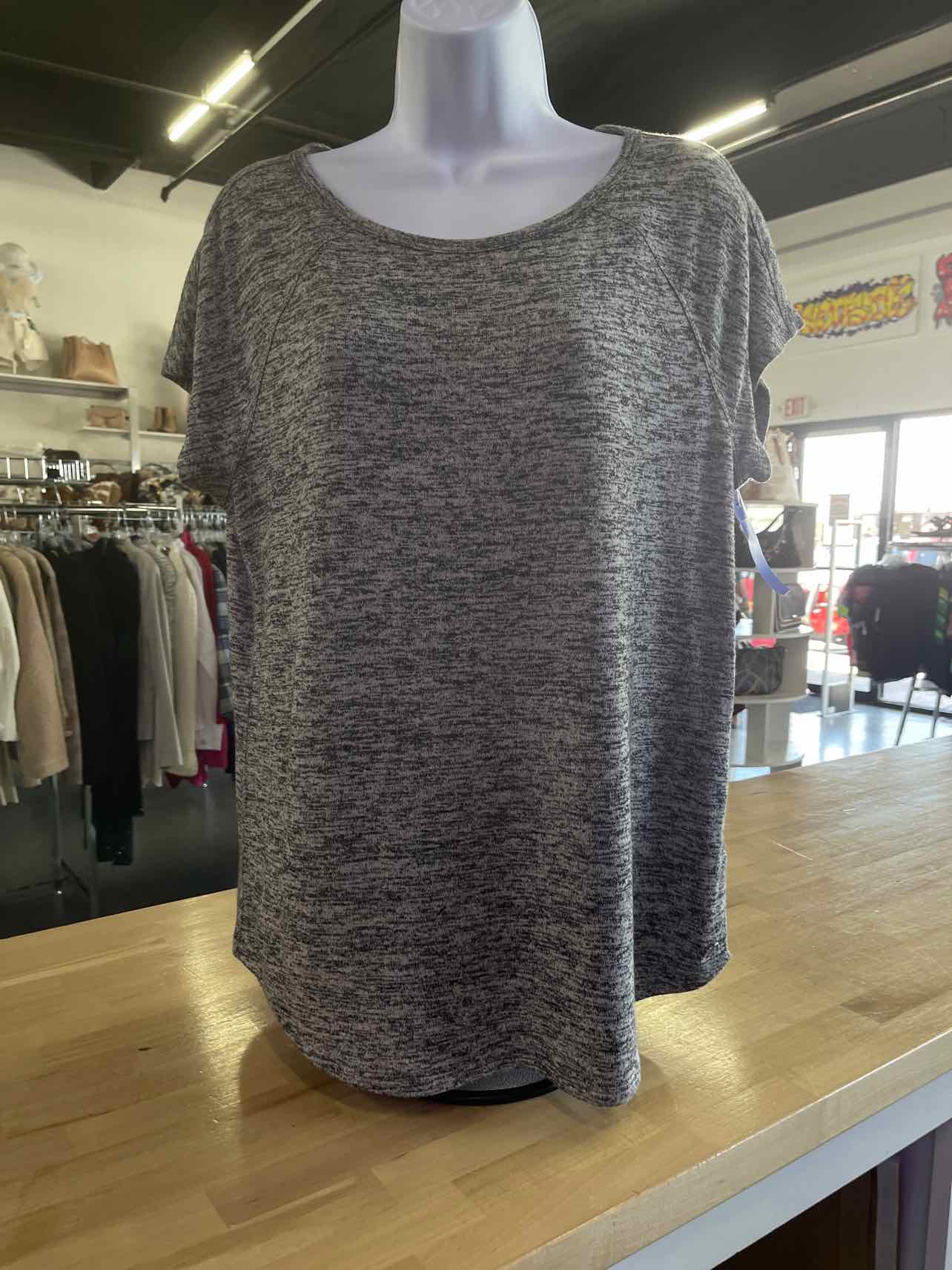 Calvin Klein Size M Gray Preloved Blouse SS