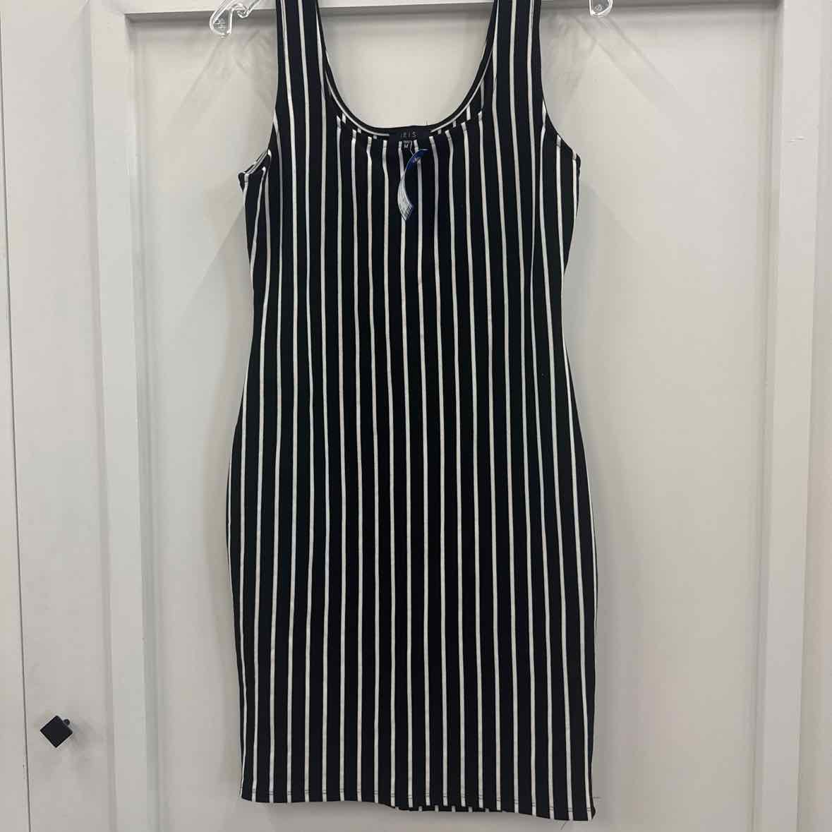 Iris Size M Black/White Preloved Dress