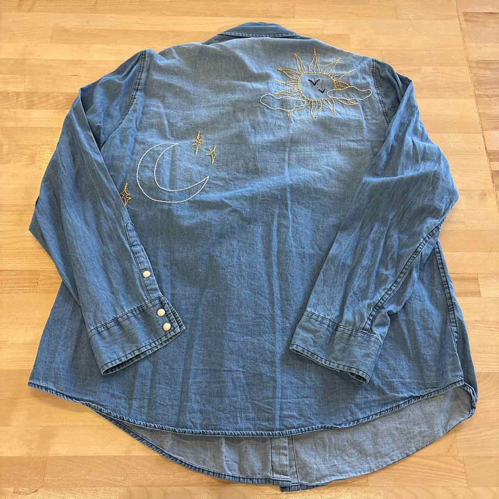 Torrid Size 0 Blue Button Down Shirt