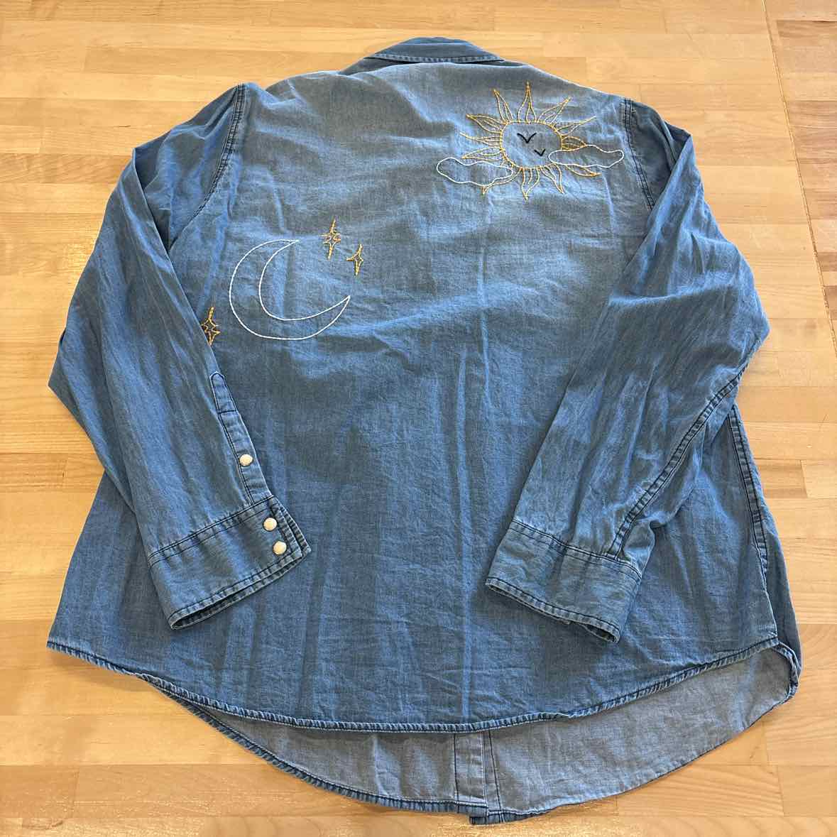 Torrid Size 0 Blue Button Down Shirt