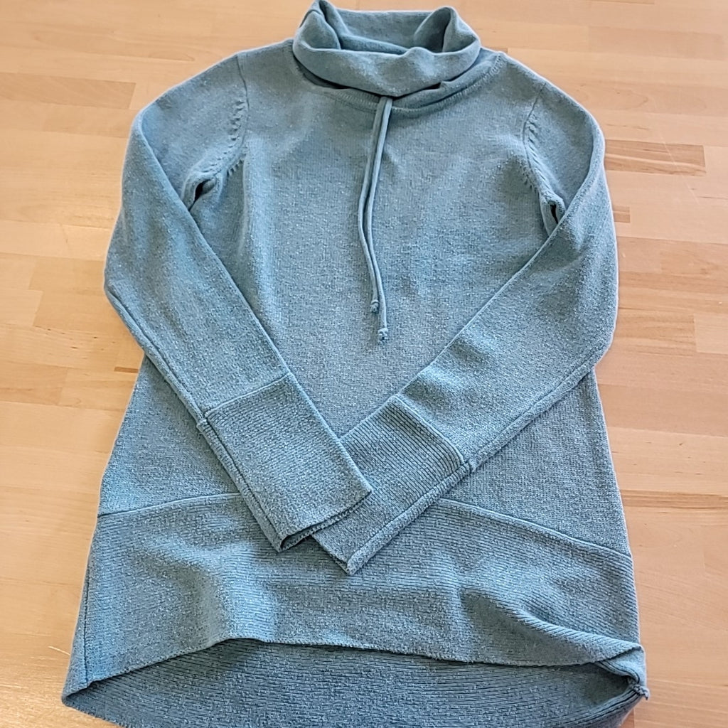 AKINI Size XS Torquoise Sweater