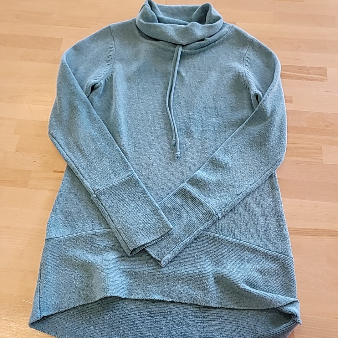 AKINI Size XS Torquoise Sweater
