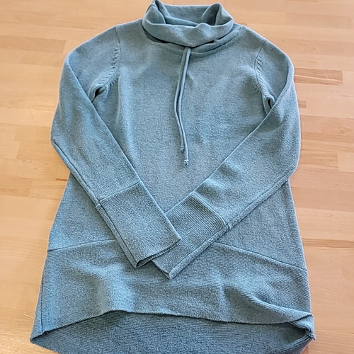 AKINI Size XS Torquoise Sweater