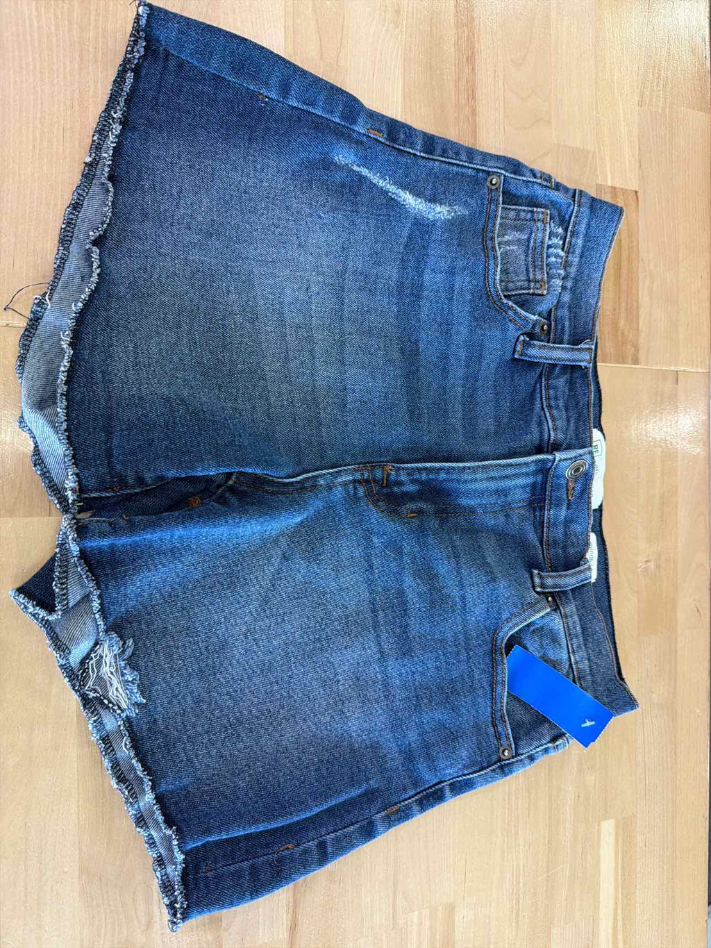 Celebrity pink Women Size 9 Blue Denim Preloved Shorts