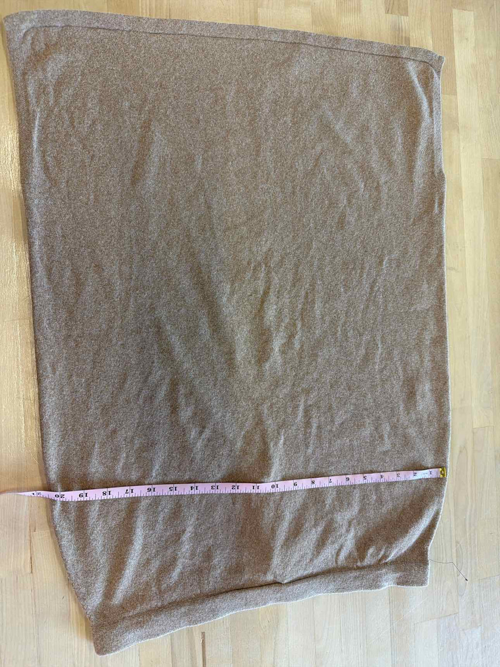 Vince Camuto Size L Tan Skirt