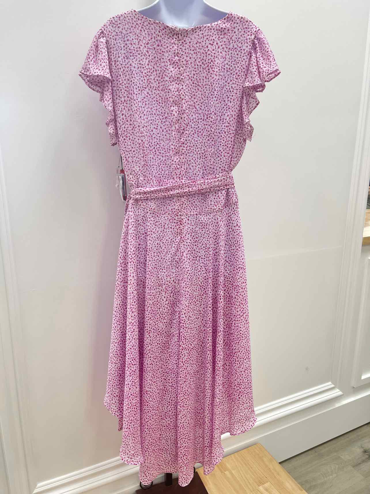 Vince Camuto Size L Printed Flutter-Sleeve Handkerchief Dress - Violet Blush