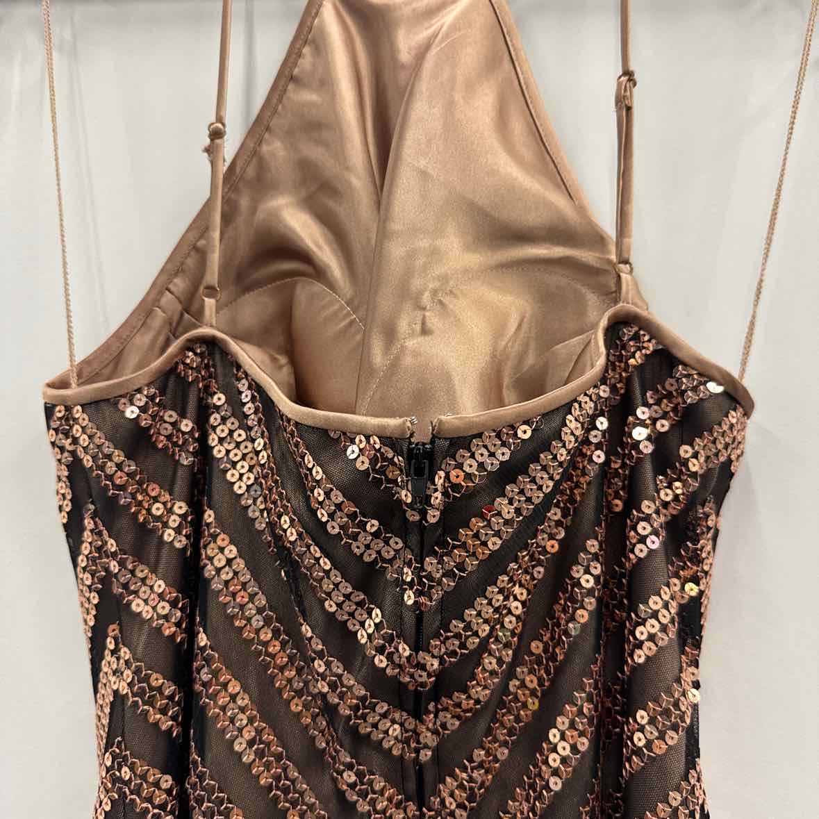 Adrianna Papell Size 8 Black & Gold Dress