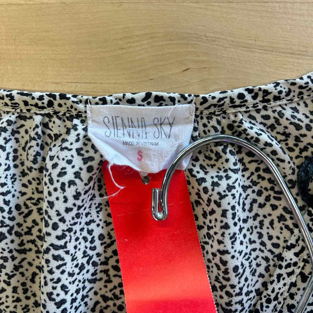 Sienna Sky Size S BLACK & WHITE Used Blouse