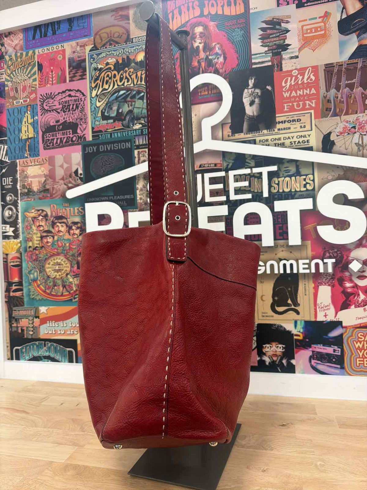 El Portal Red Leather Preloved Handbag