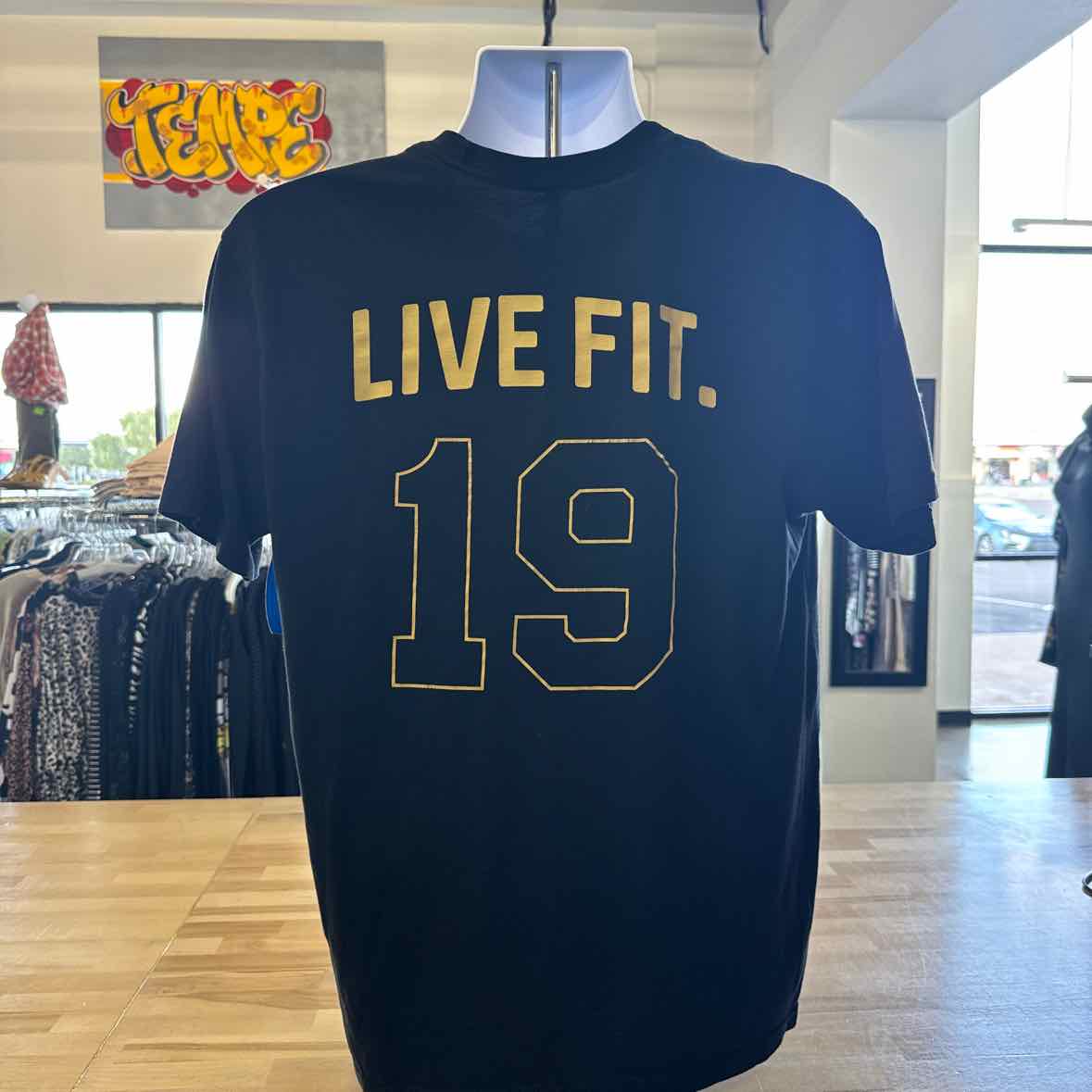 Live fit Men's Size L Black MENS T-shirt