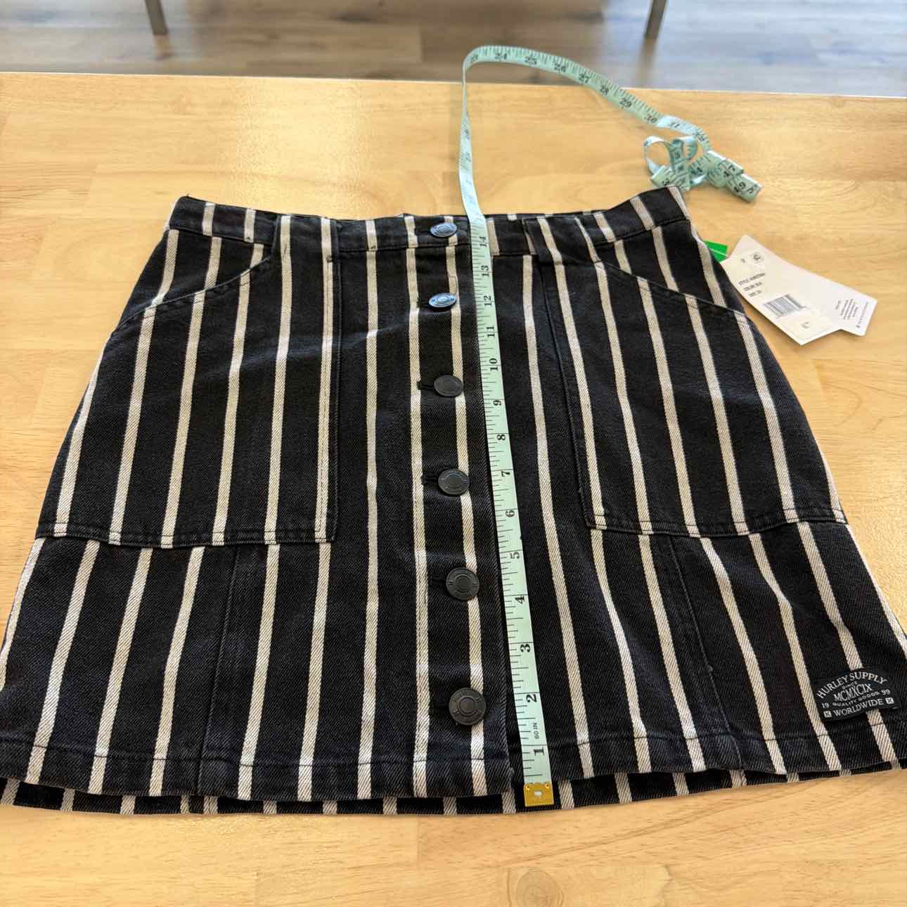 Hurley Size 24 Juniors' Sloan Button-Front Mini Skirt - Black