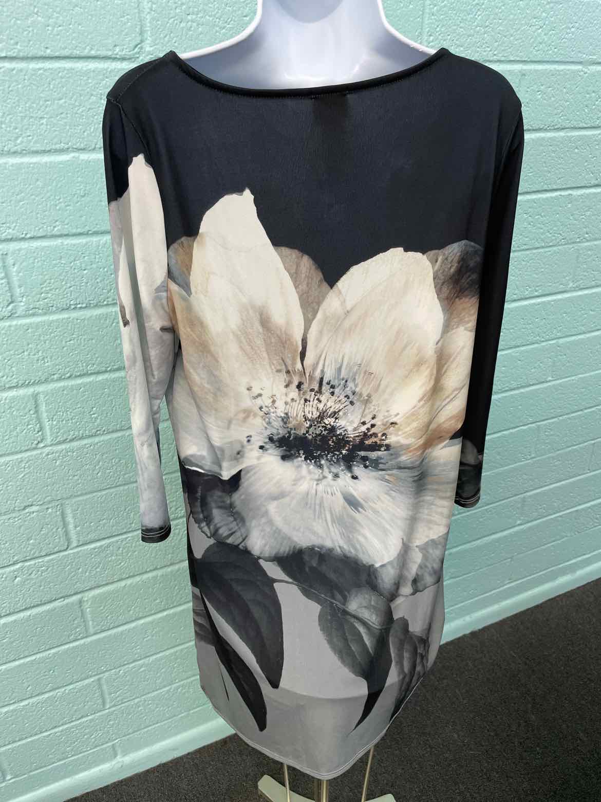 Chico's Size 1 Black & beige Dress