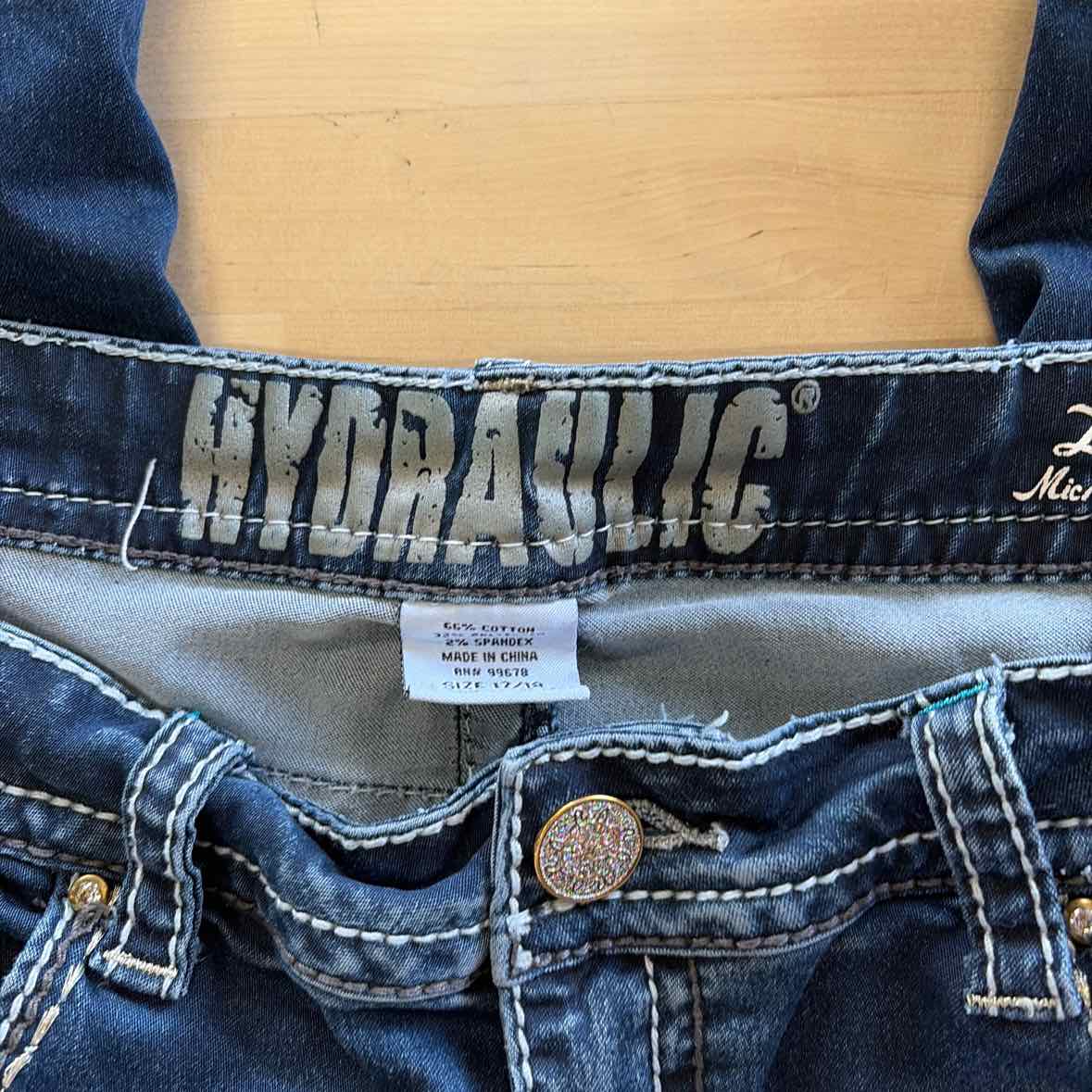 Hydraulic Size 17 Blue Denim Preloved Jeans