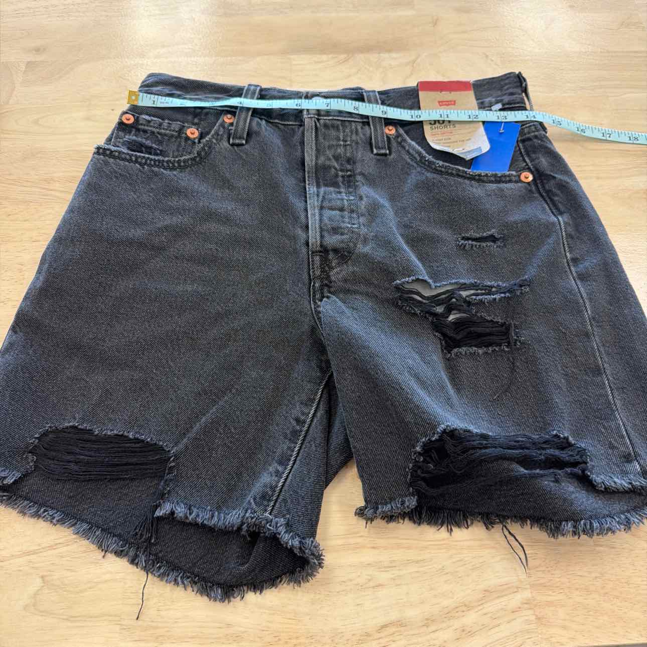 Levi's Women Size 31 Black New Shorts
