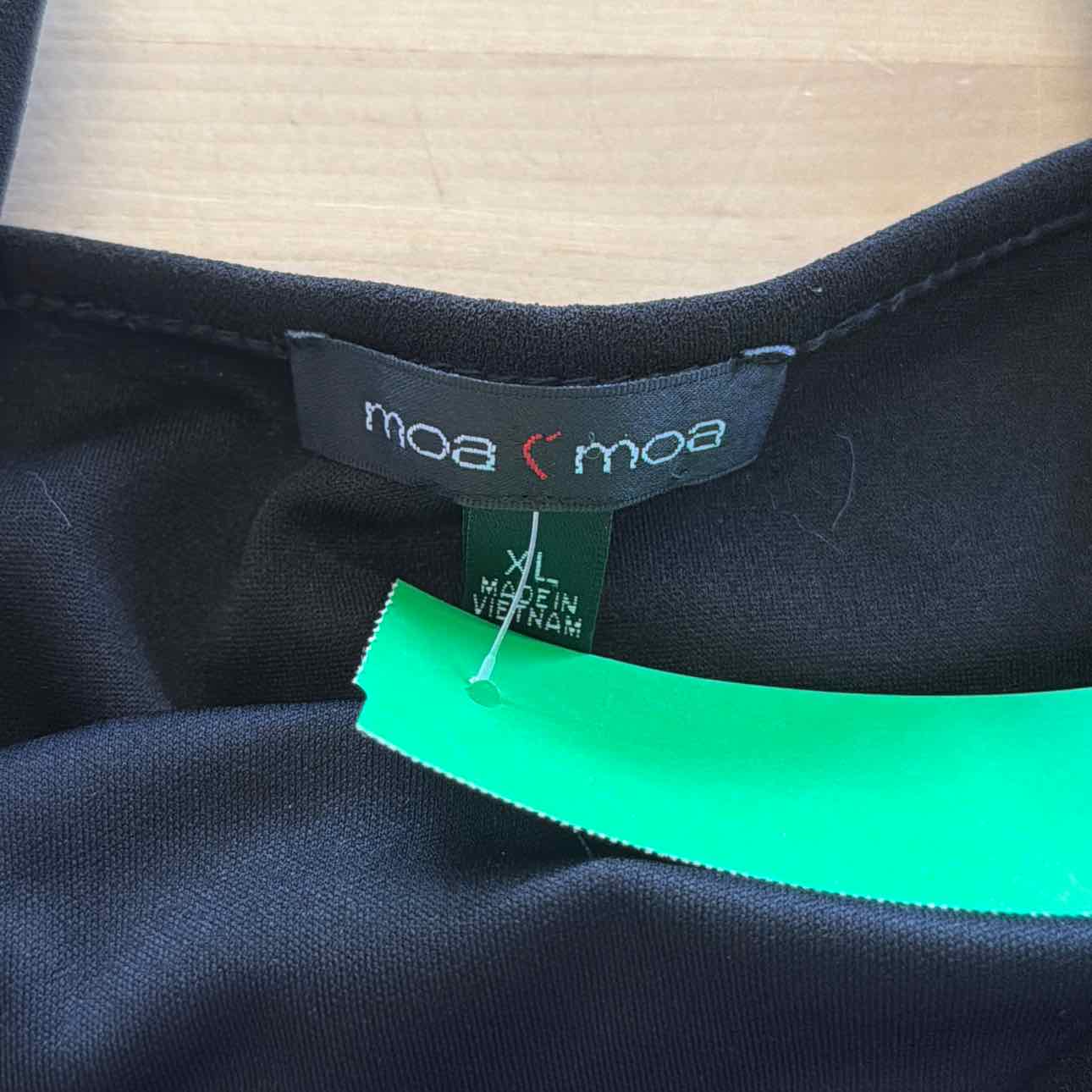 moa moa Size XL Black Preloved Tank